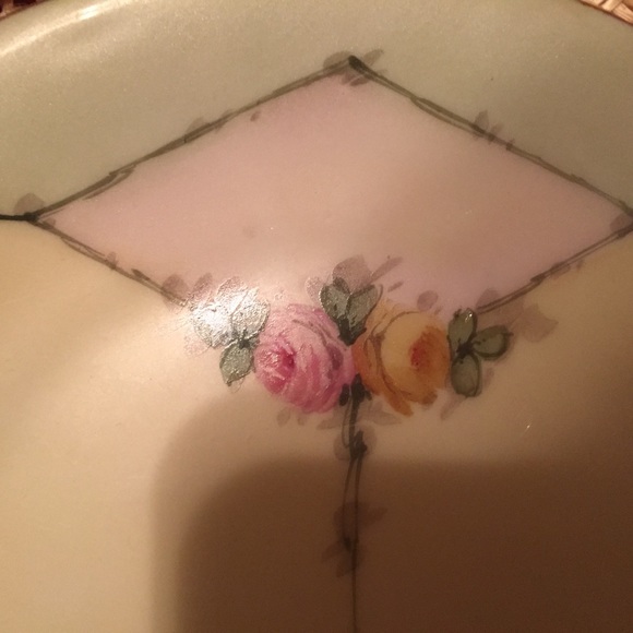 Caine’s Studio Hand Painted & Signed Iris Plates Set of (4) - Picture 5 of 15